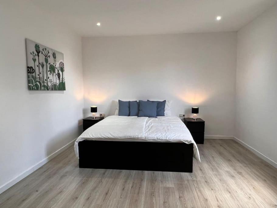 White Apartment, 2 Chambre-Arrivee Autonome-Wifi Rapide Лиеж Екстериор снимка